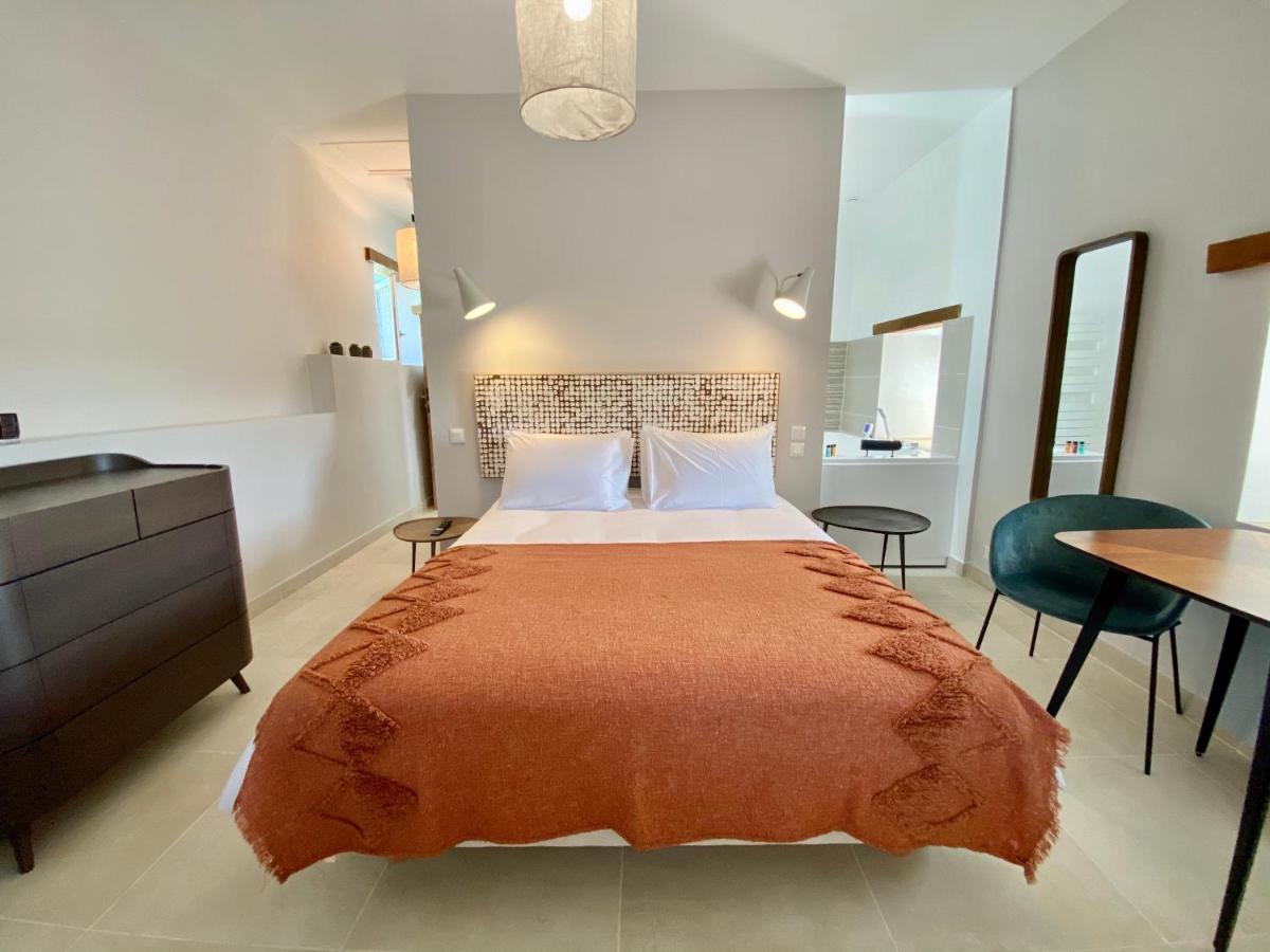 La Maison Des Vendangeurs - Table D'Hotes Le Soir Du Jeudi Au Dimanche- Jacuzzi - Balneo Spa - Acces Piscine Pour Toutes Les Chambres Sauf Studio Coquet- Piscine De Mai A Mi-Octobre Martignargues Екстериор снимка