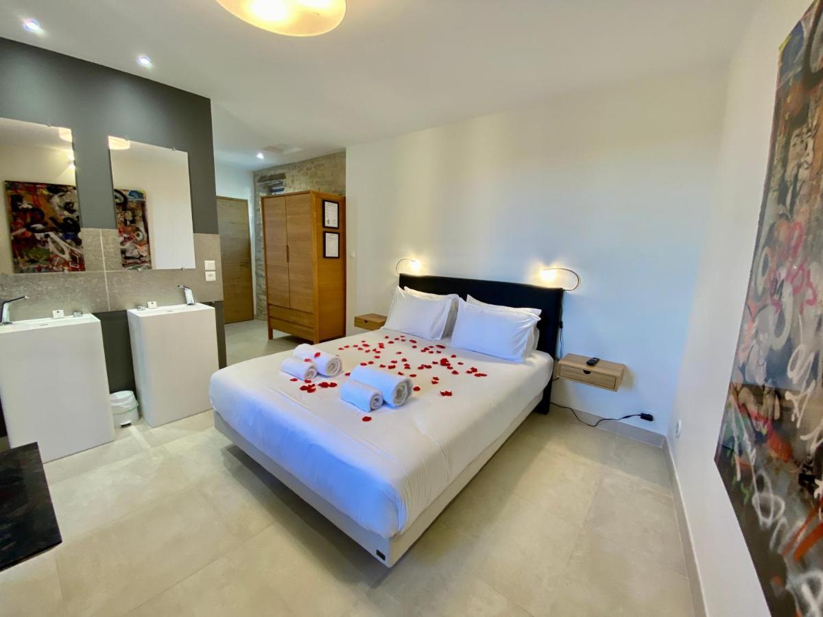 La Maison Des Vendangeurs - Table D'Hotes Le Soir Du Jeudi Au Dimanche- Jacuzzi - Balneo Spa - Acces Piscine Pour Toutes Les Chambres Sauf Studio Coquet- Piscine De Mai A Mi-Octobre Martignargues Екстериор снимка