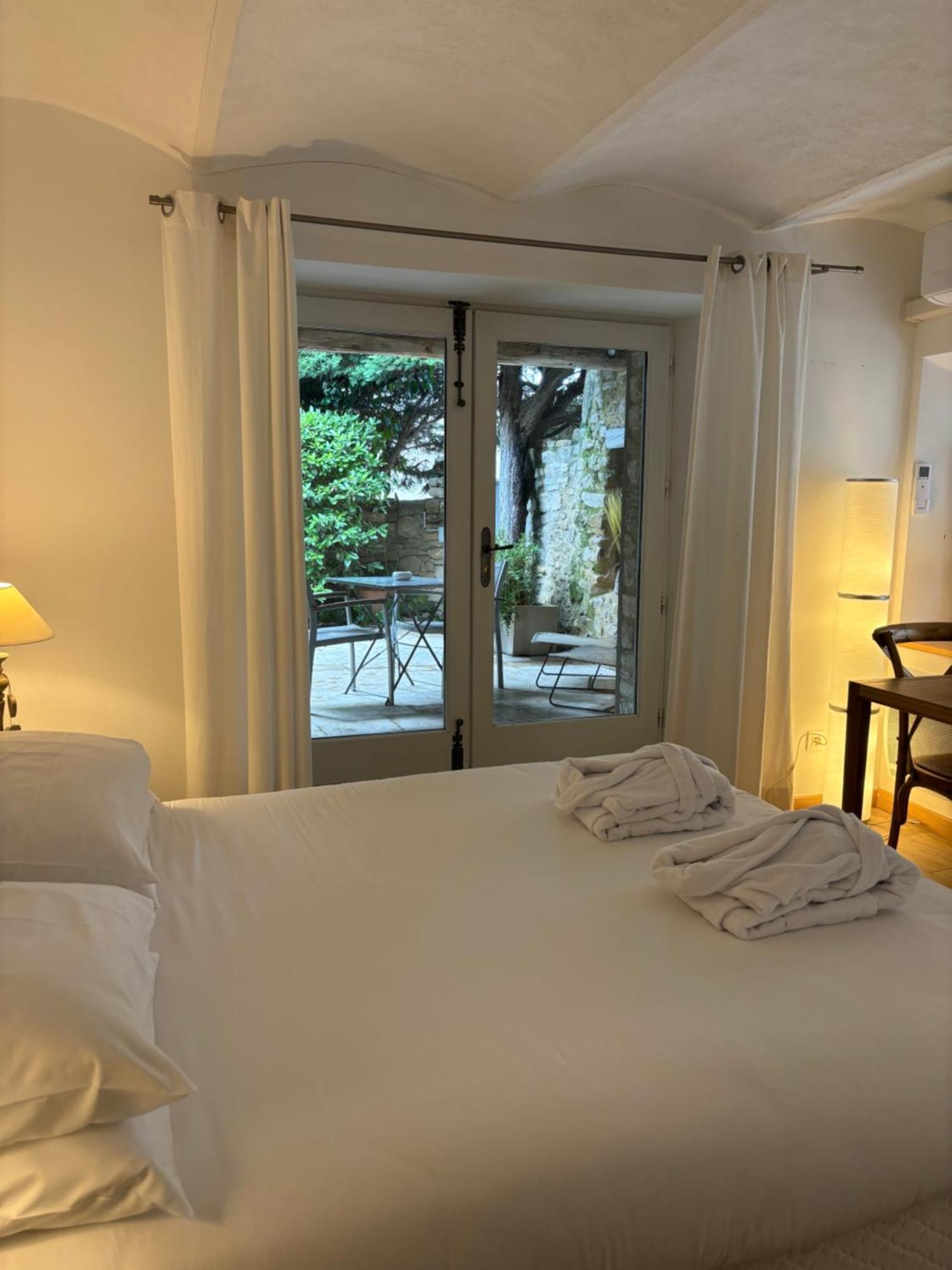 La Maison Des Vendangeurs - Table D'Hotes Le Soir Du Jeudi Au Dimanche- Jacuzzi - Balneo Spa - Acces Piscine Pour Toutes Les Chambres Sauf Studio Coquet- Piscine De Mai A Mi-Octobre Martignargues Екстериор снимка