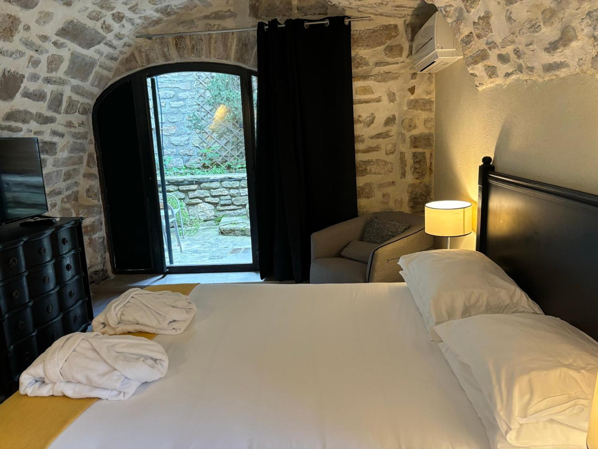 La Maison Des Vendangeurs - Table D'Hotes Le Soir Du Jeudi Au Dimanche- Jacuzzi - Balneo Spa - Acces Piscine Pour Toutes Les Chambres Sauf Studio Coquet- Piscine De Mai A Mi-Octobre Martignargues Екстериор снимка