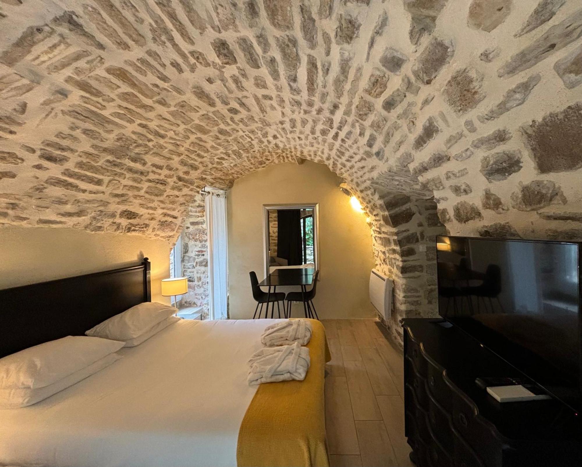 La Maison Des Vendangeurs - Table D'Hotes Le Soir Du Jeudi Au Dimanche- Jacuzzi - Balneo Spa - Acces Piscine Pour Toutes Les Chambres Sauf Studio Coquet- Piscine De Mai A Mi-Octobre Martignargues Екстериор снимка