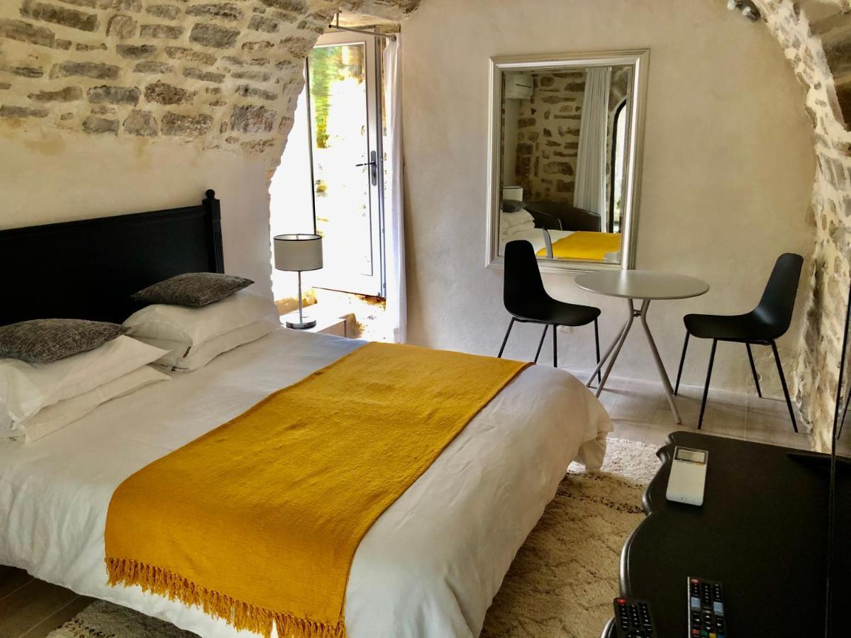 La Maison Des Vendangeurs - Table D'Hotes Le Soir Du Jeudi Au Dimanche- Jacuzzi - Balneo Spa - Acces Piscine Pour Toutes Les Chambres Sauf Studio Coquet- Piscine De Mai A Mi-Octobre Martignargues Екстериор снимка